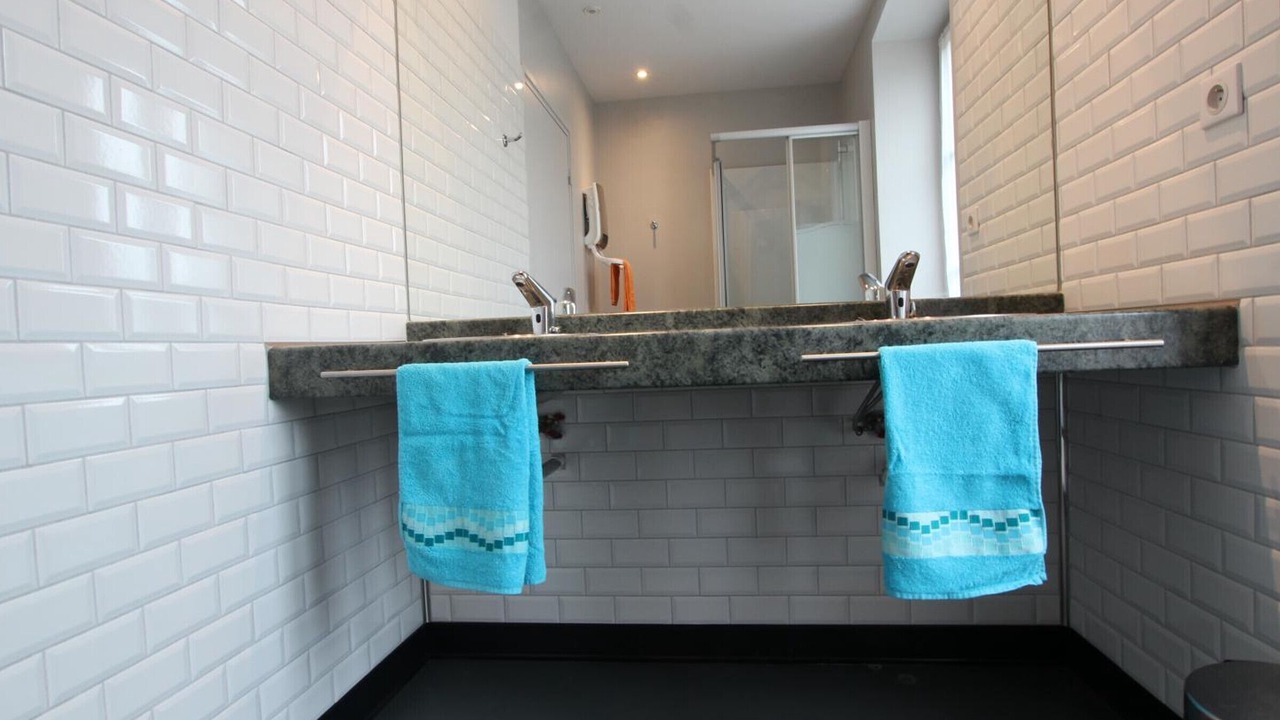 Photo of Bathroom in Saint-Cyr-du-Bailleul