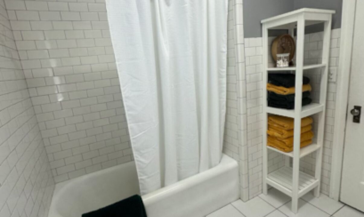 Photo of Bathroom in Cherry Street