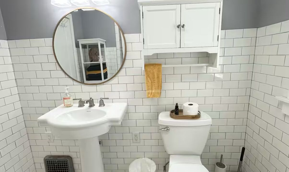 Photo of Bathroom in Cherry Street