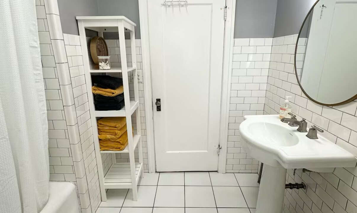Photo of Bathroom in Cherry Street
