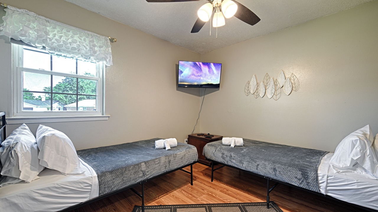Photo of Bedroom in Crowley