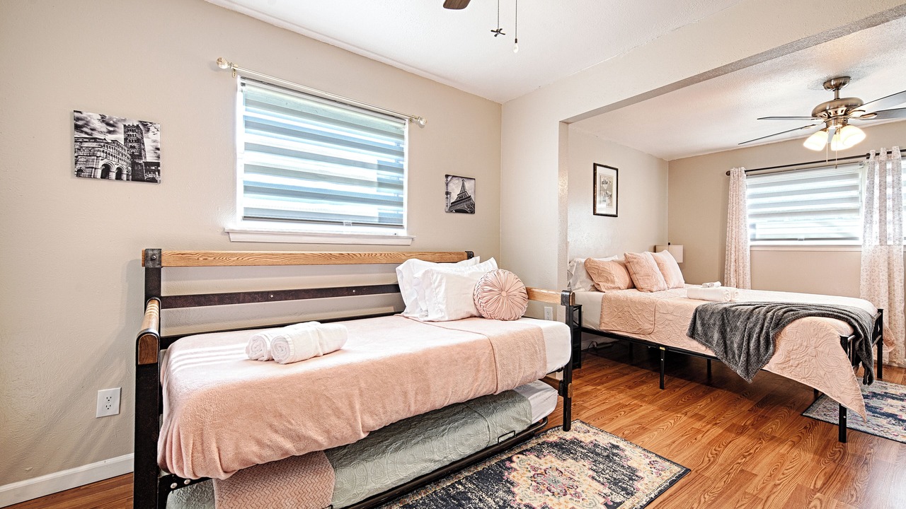 Photo of Bedroom in Crowley