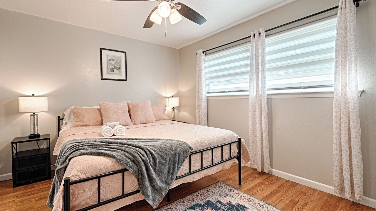 Photo of Bedroom in Crowley