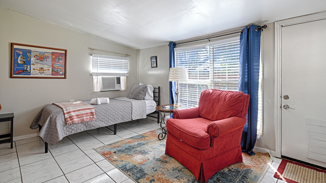 Photo of Bedroom in Crowley