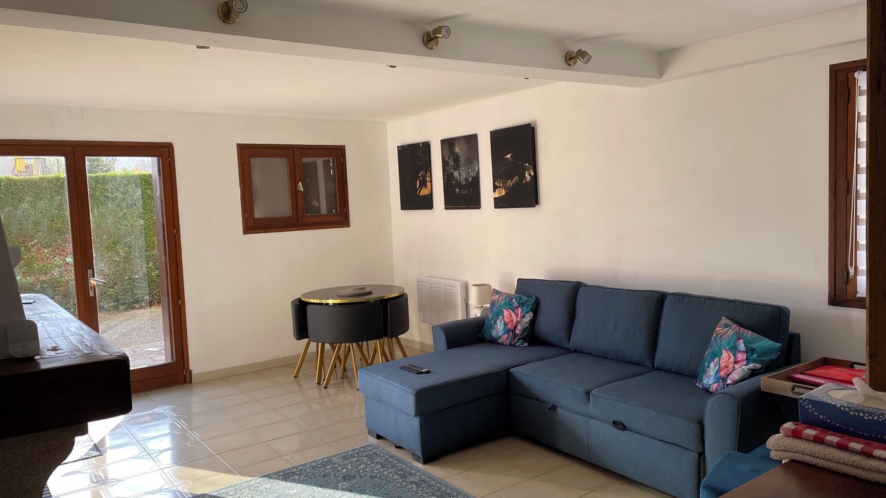 Photo of Livingroom in Salechan