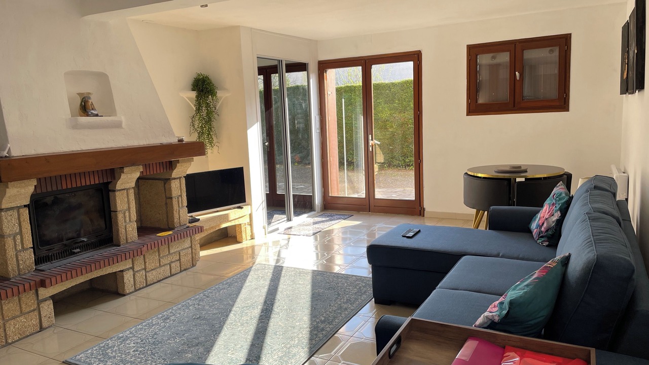 Photo of Livingroom in Salechan