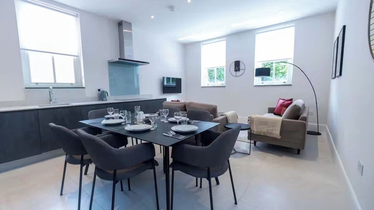 Photo of Others in Holloway