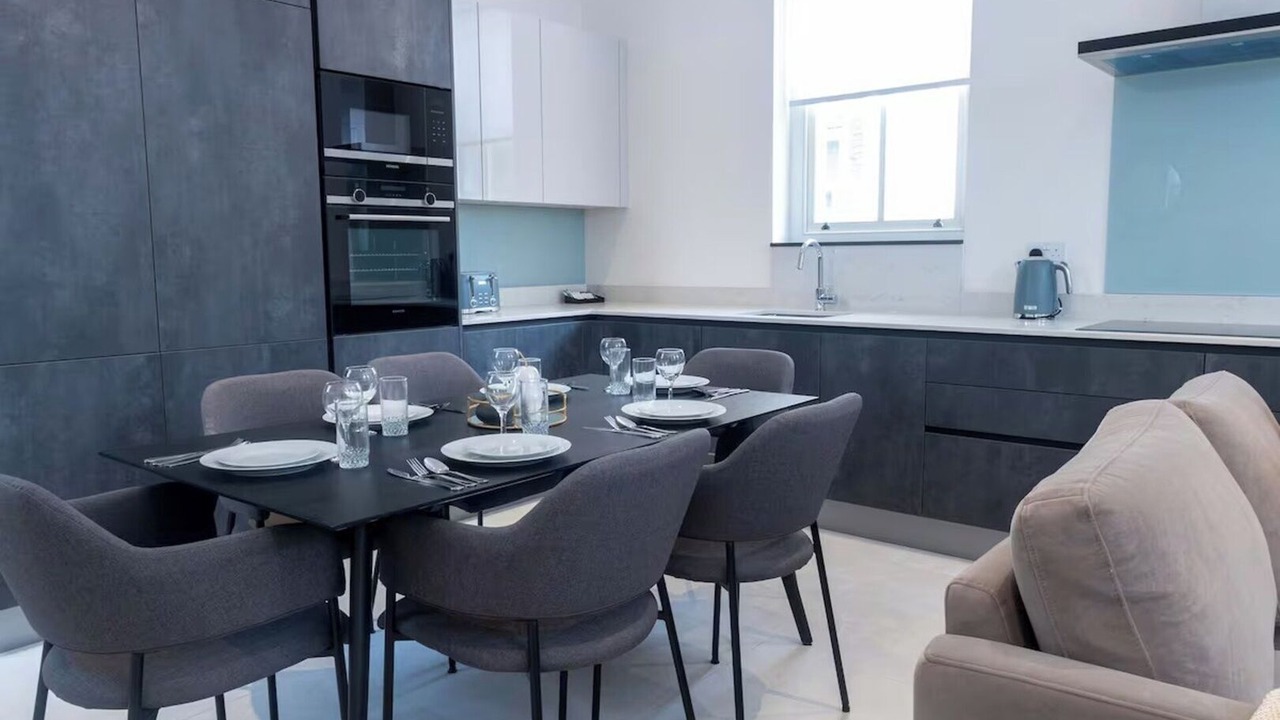 Photo of Others in Holloway