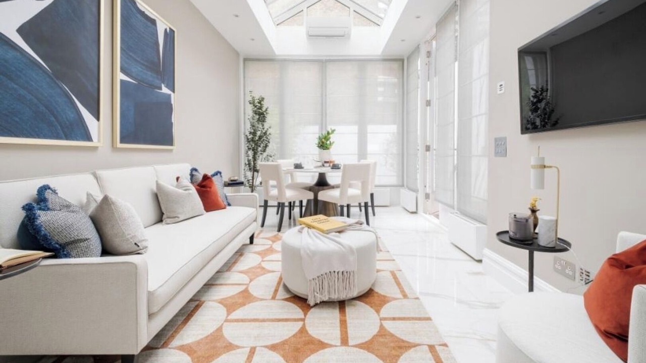 Photo of Livingroom in Brompton & Hans Town