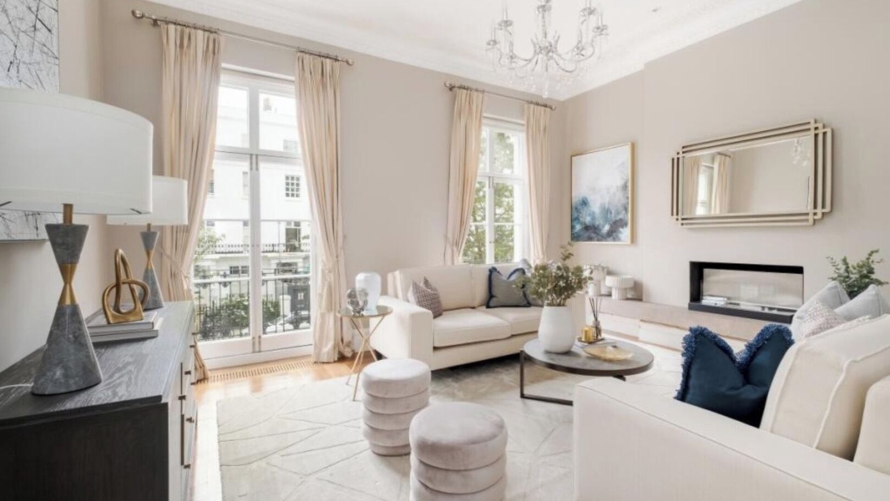 Photo of Livingroom in Brompton & Hans Town