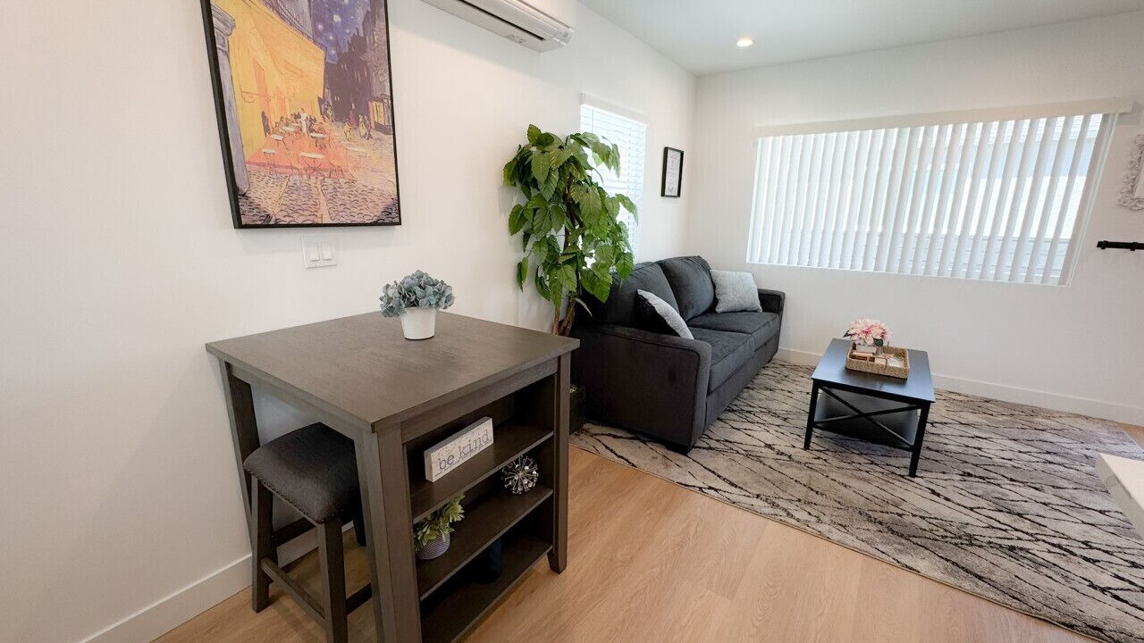 Photo of Livingroom in Burbank