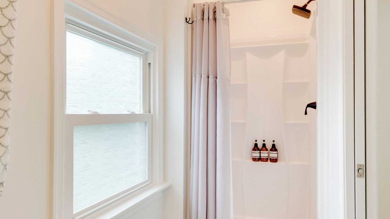 Photo of Bathroom in Colonial Beach