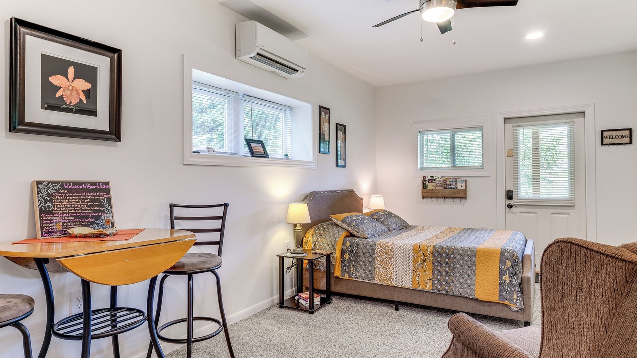 Photo of Bedroom in Court House