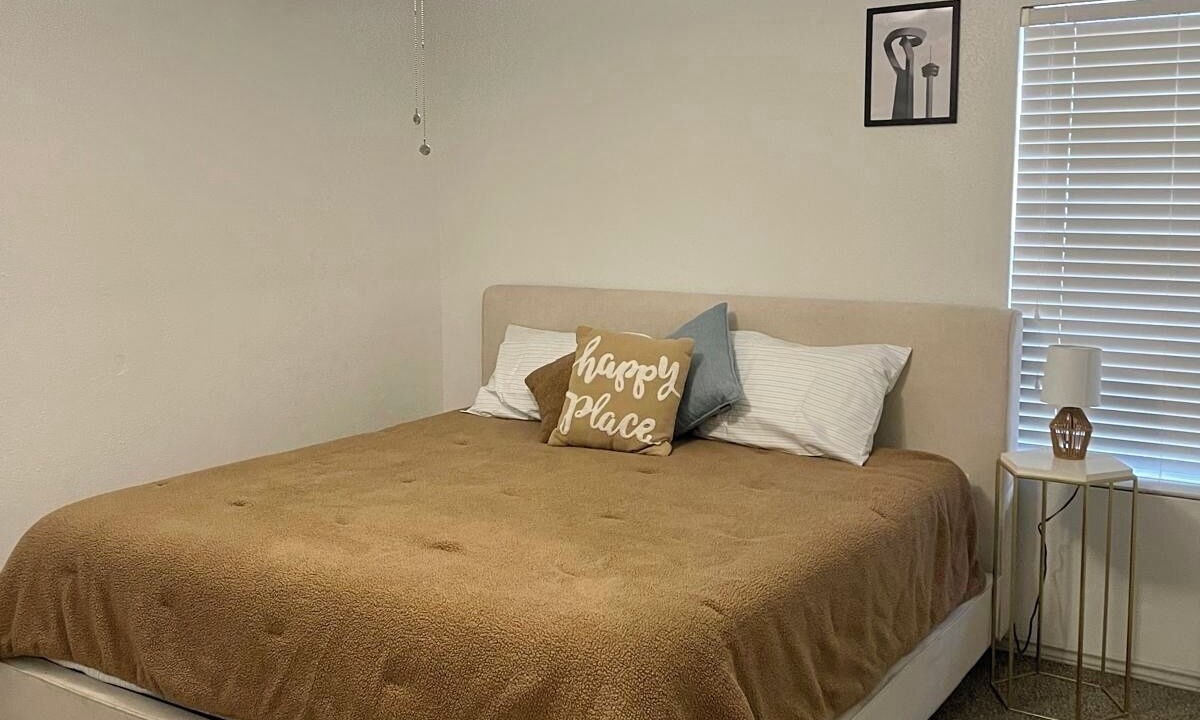 Photo of Bedroom in Medical Center District