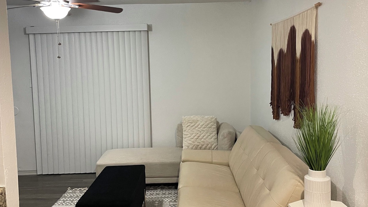 Photo of Livingroom in Medical Center District