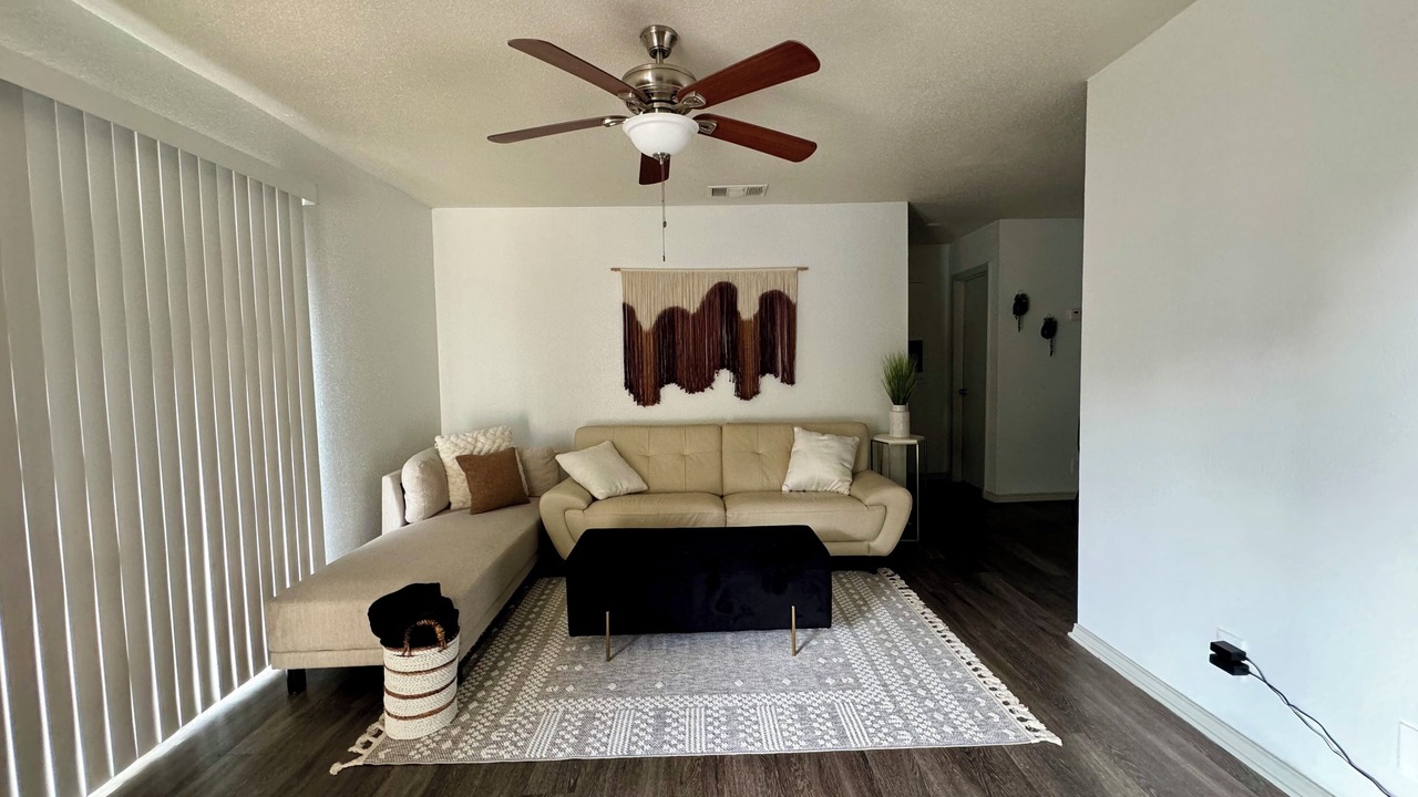 Photo of Livingroom in Medical Center District