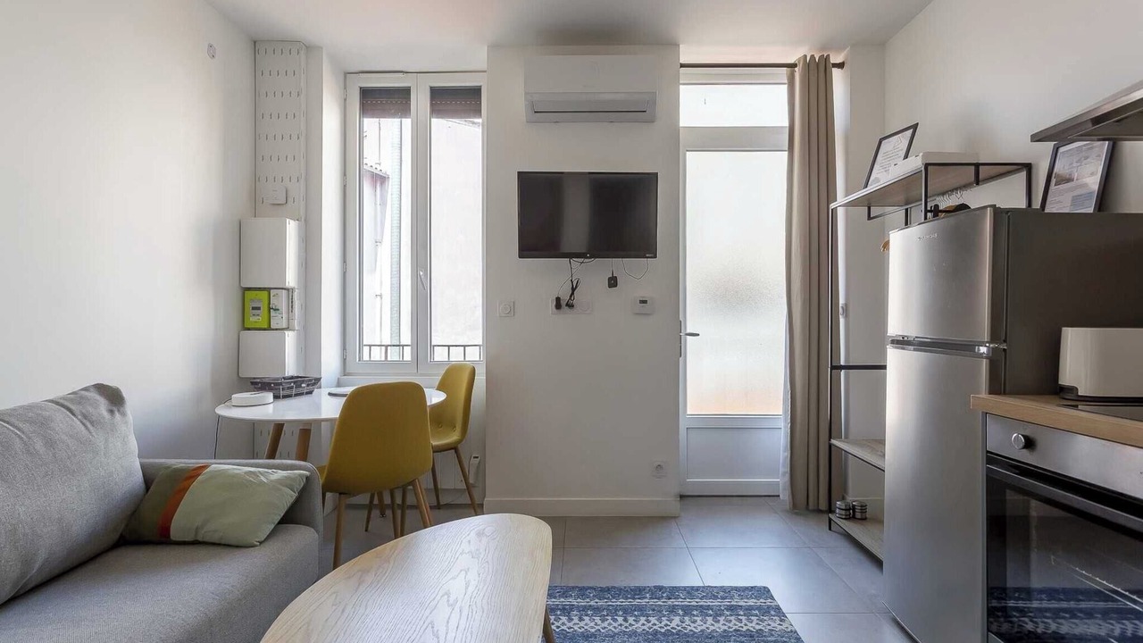 Photo of Livingroom in Charpennes - Charmettes