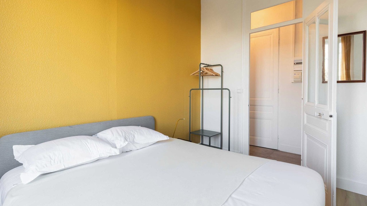 Photo of Others in Republique - Tolstoi