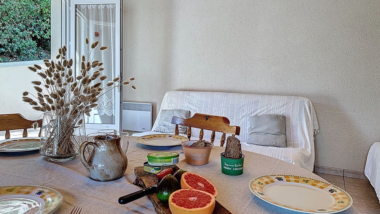 Photo of Livingroom in Saint-Michel-Chef-Chef