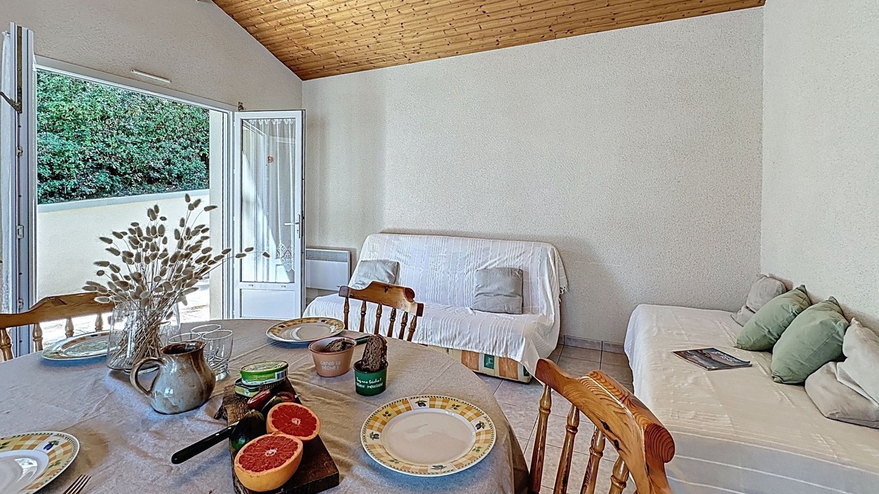 Photo of Livingroom in Saint-Michel-Chef-Chef