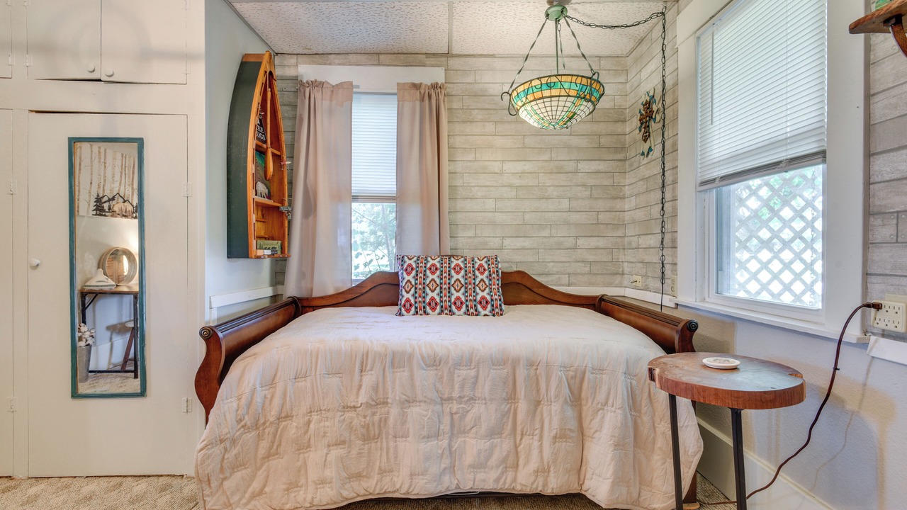 Photo of Bedroom in Osage County
