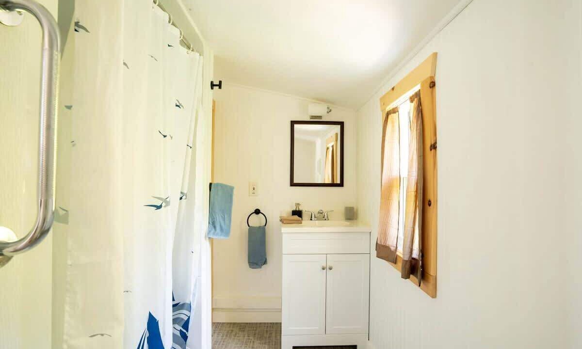 Photo of Bathroom in Tobermory