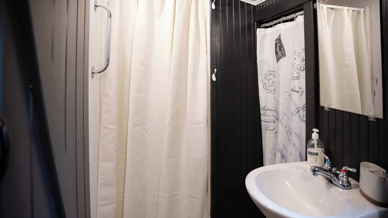 Photo of Bathroom in Tobermory