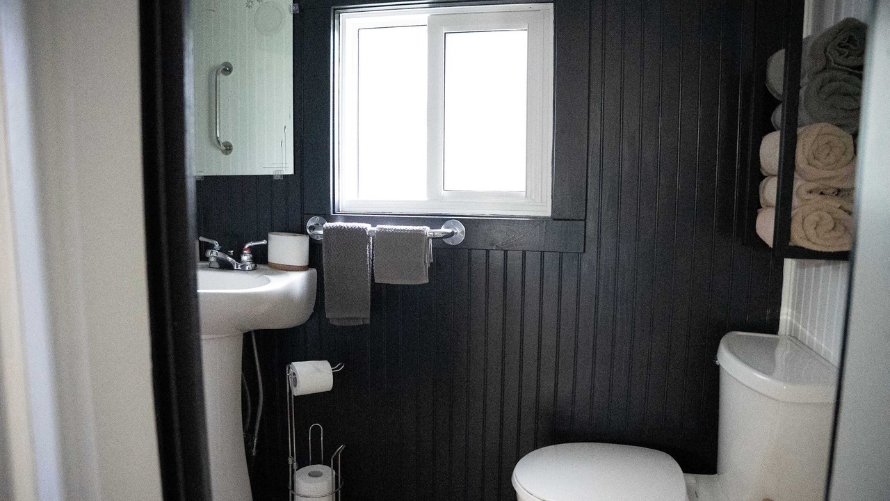 Photo of Bathroom in Tobermory
