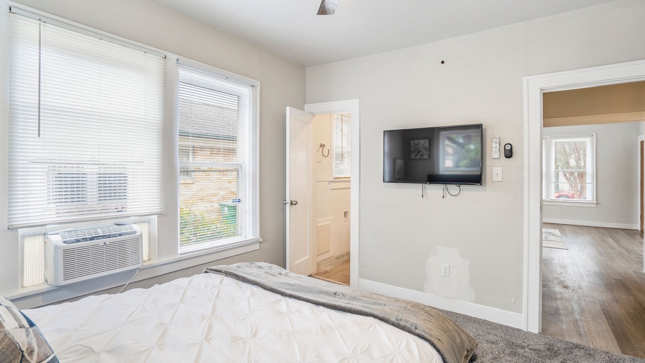 Photo of Bedroom in South Central Houston
