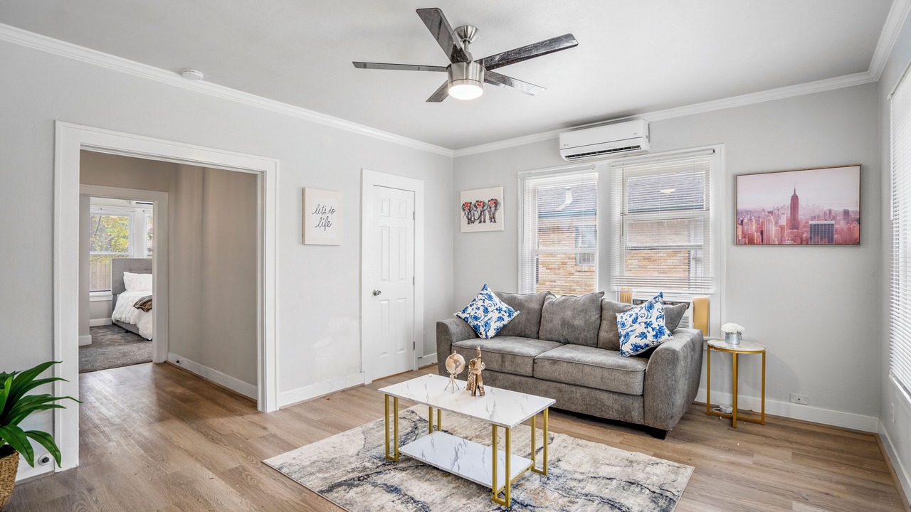 Photo of Livingroom in South Central Houston
