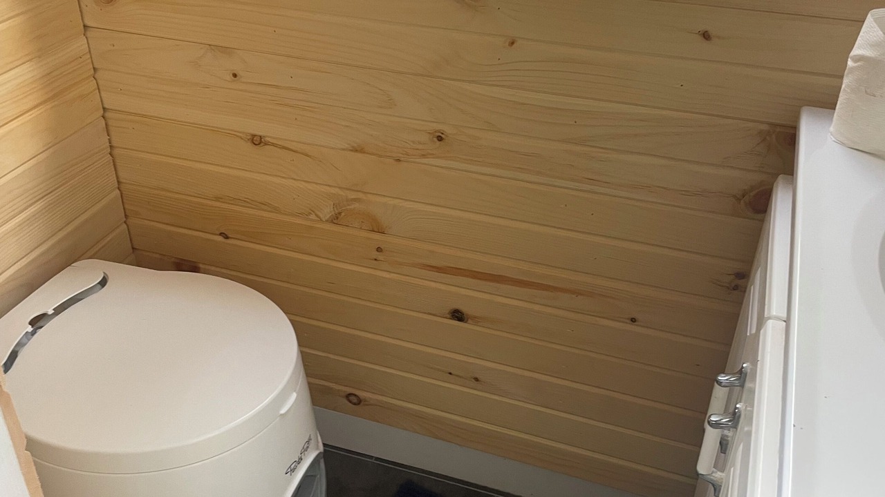 Photo of Bathroom in Head