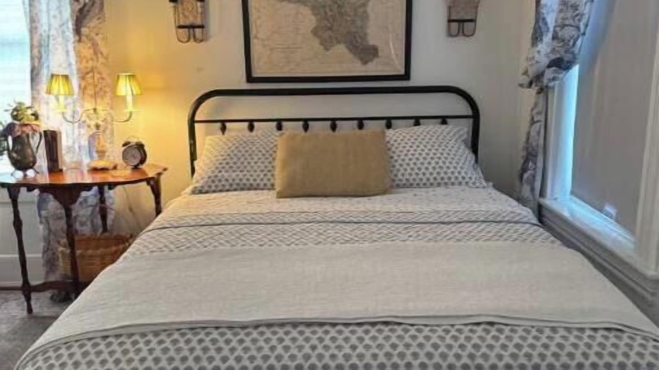 Photo of Bedroom in Foster