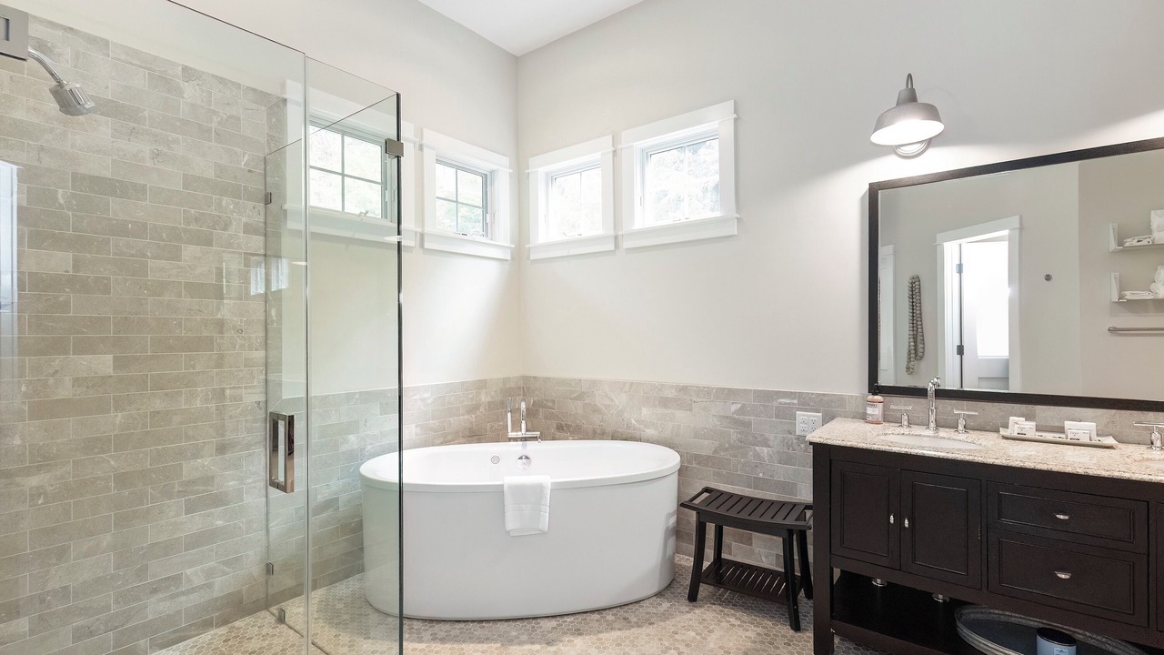 Photo of Bathroom in Lakeside