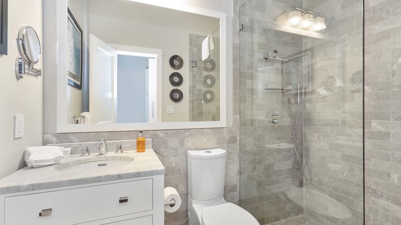 Photo of Bathroom in Lakeside