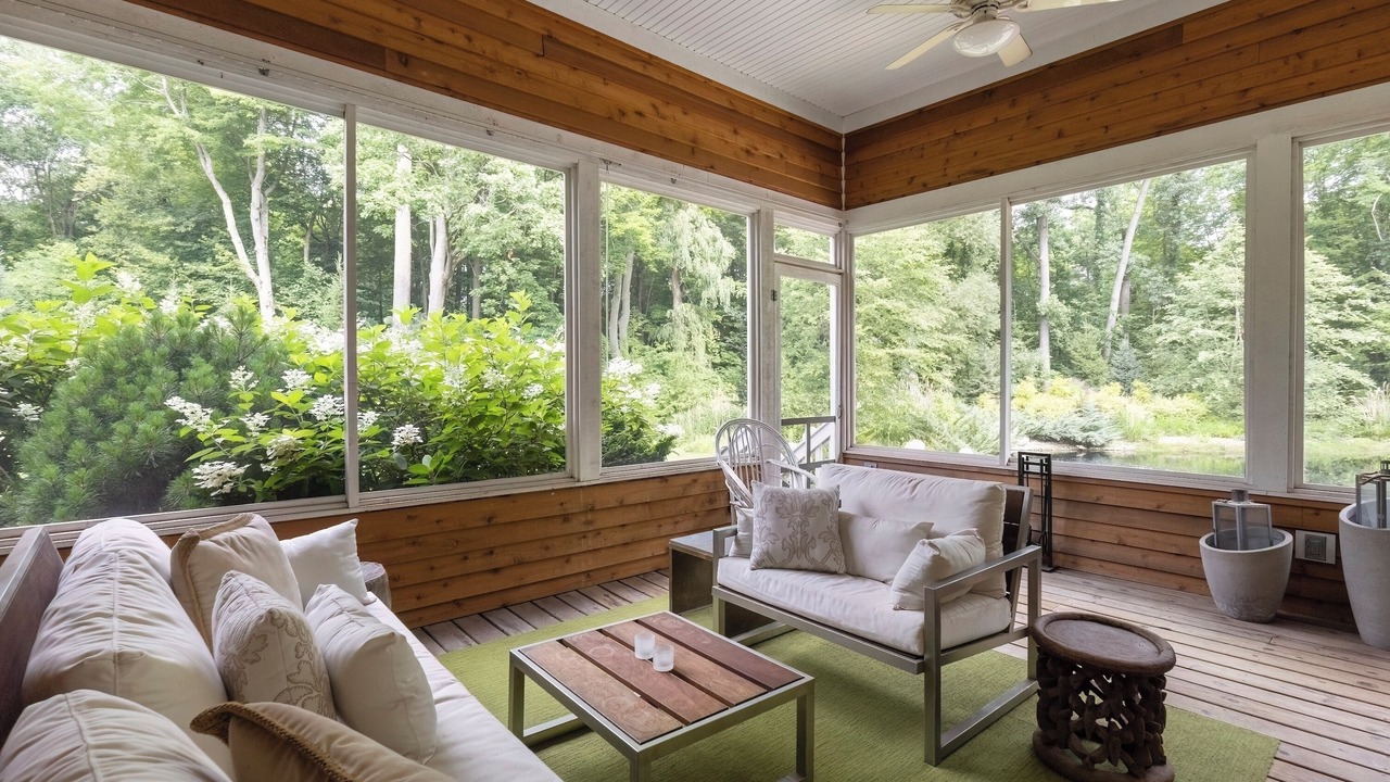 Photo of Bedroom in Lakeside
