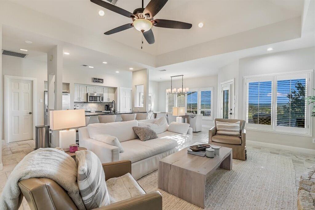 Photo of Livingroom in Barton Creek Lakeside