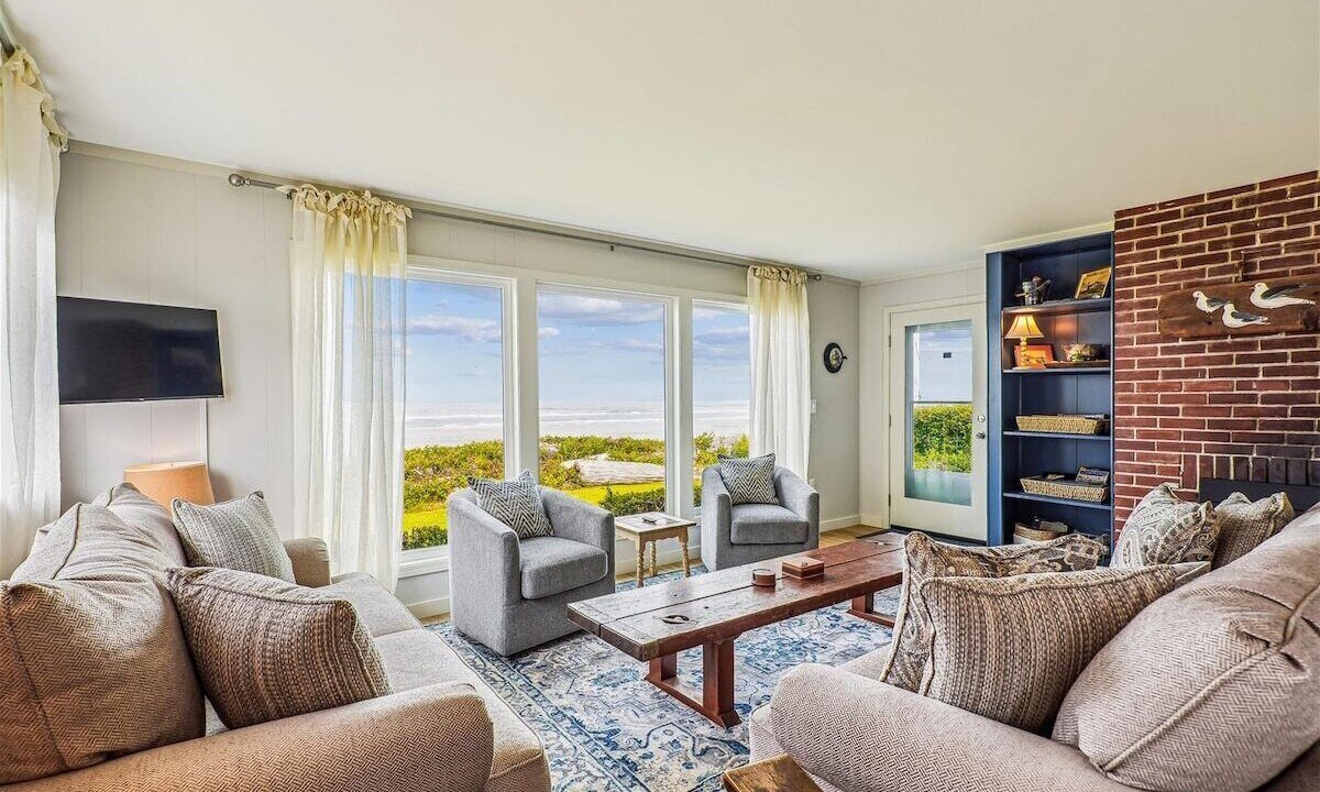 Photo of Bedroom in Arch Cape