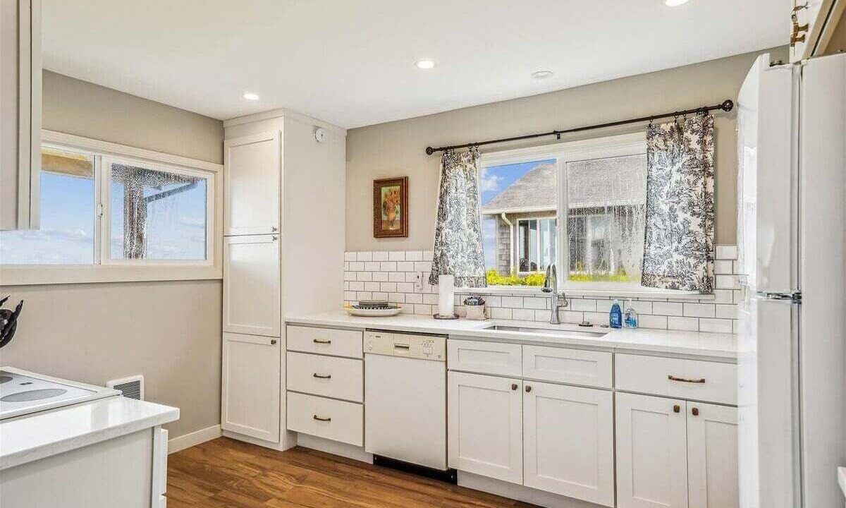 Photo of Others in Arch Cape