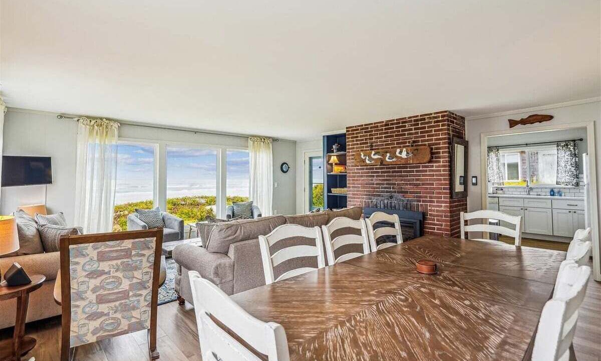 Photo of Others in Arch Cape