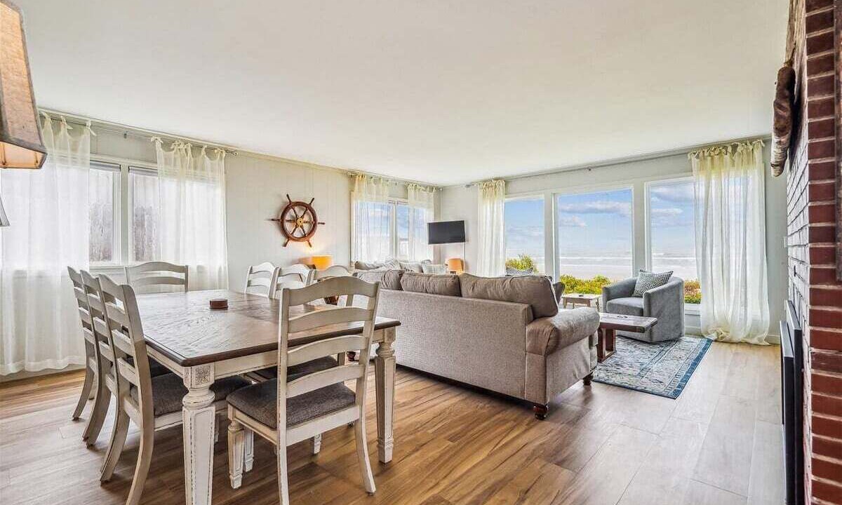 Photo of Others in Arch Cape