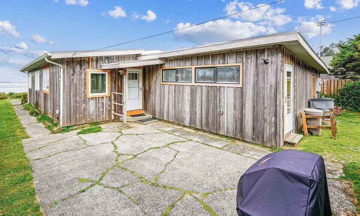 Photo of Others in Arch Cape