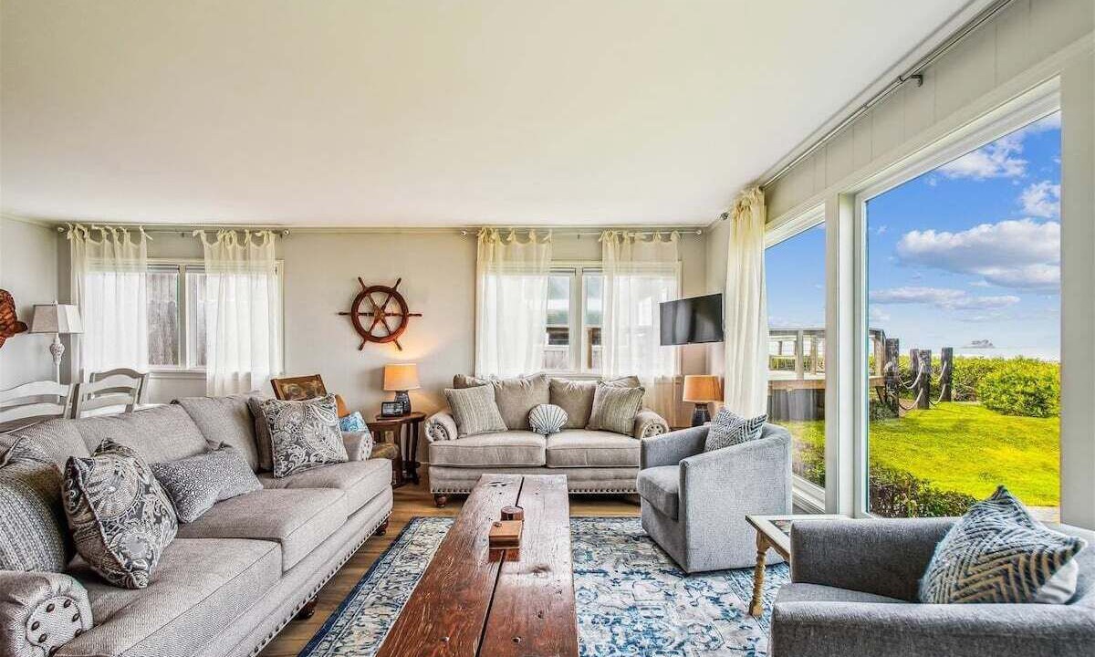 Photo of Bedroom in Arch Cape