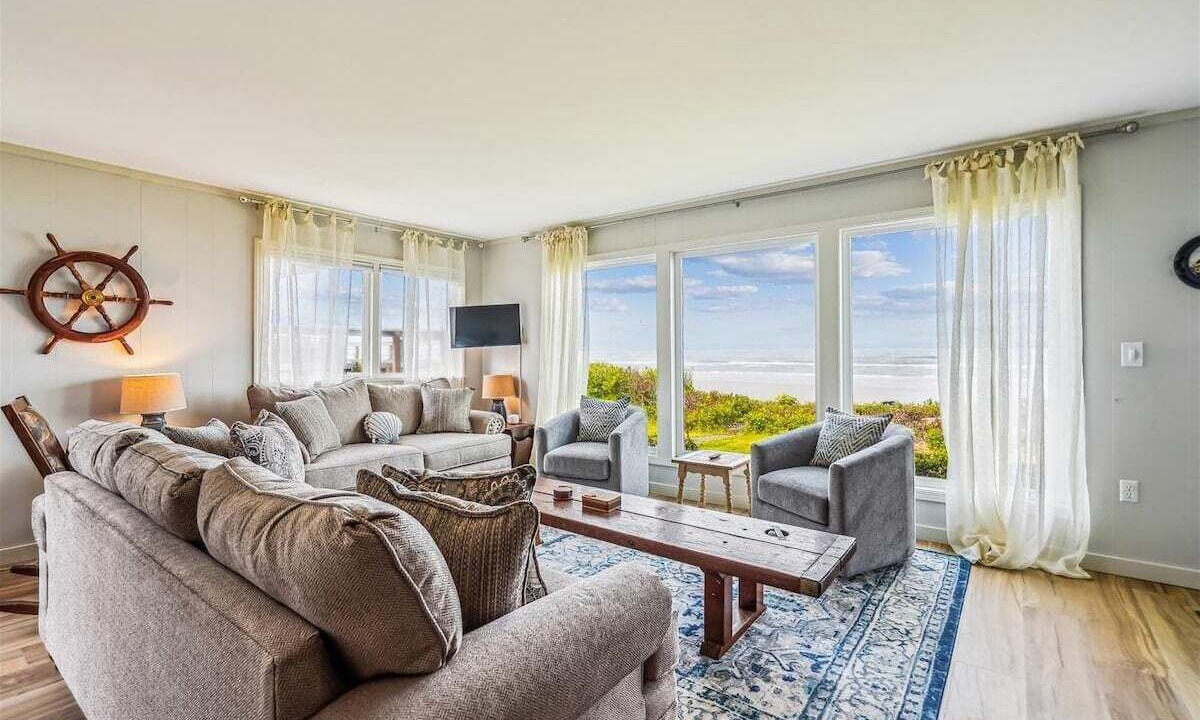 Photo of Bedroom in Arch Cape