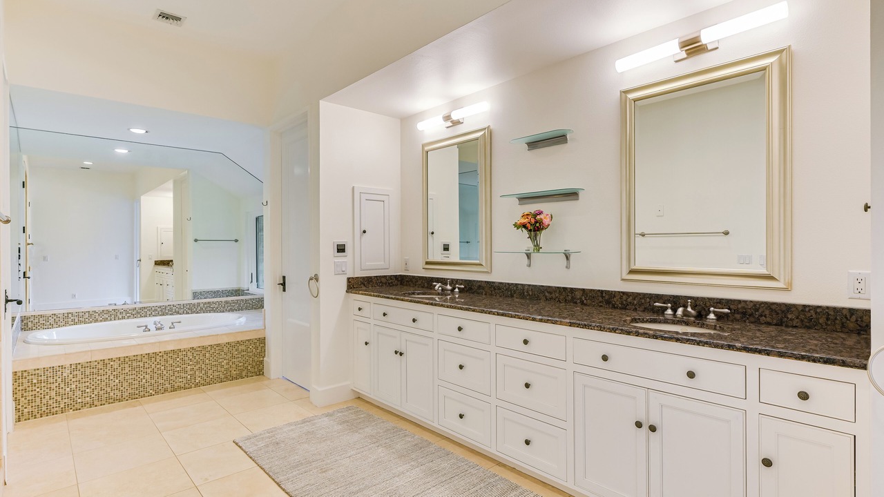 Photo of Bathroom in Panorama Ranch