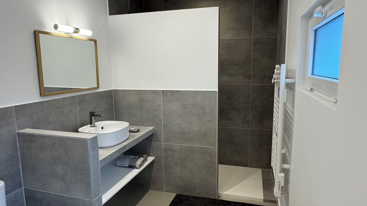 Photo of Bathroom in Ecretteville-sur-Mer