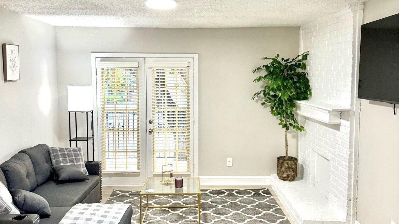 Photo of Livingroom in Addison