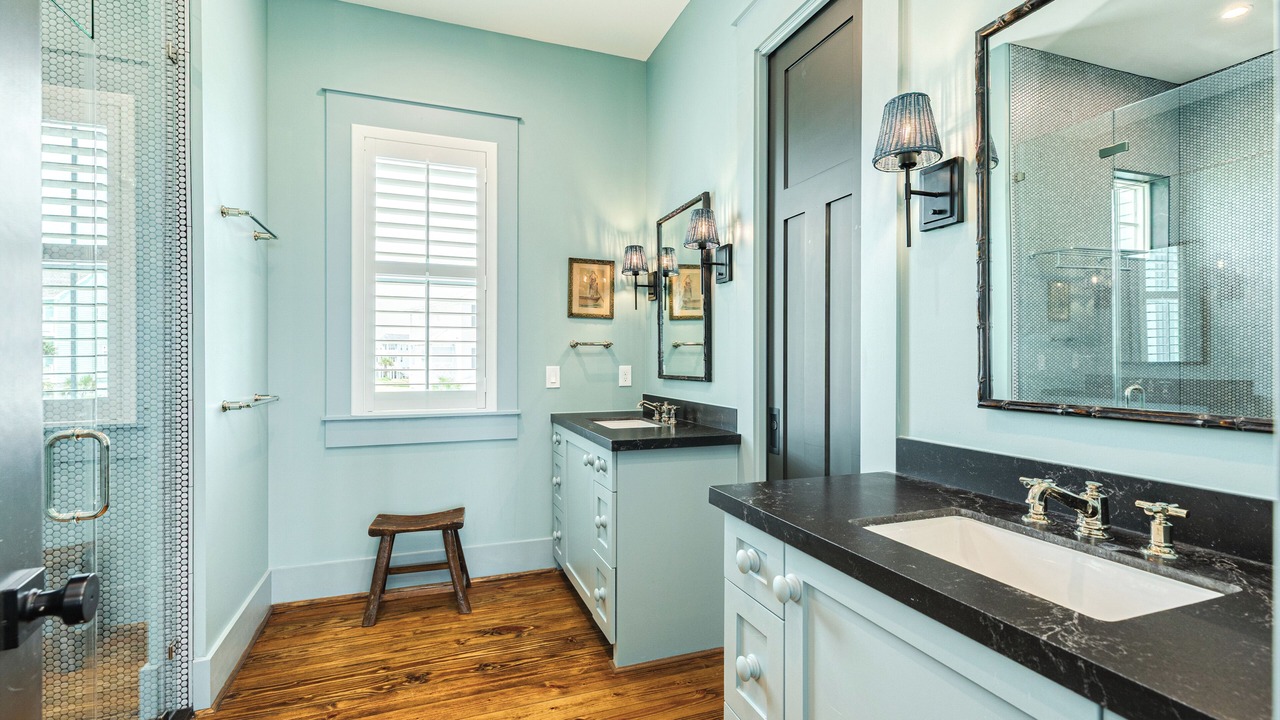 Photo of Bathroom in Red Fish Cove
