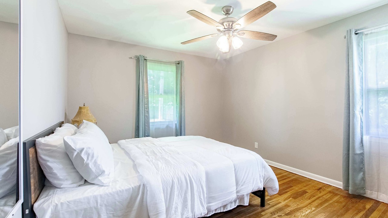 Photo of Bedroom in Newark