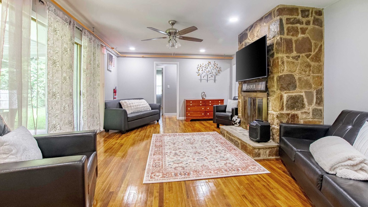 Photo of Livingroom in Newark