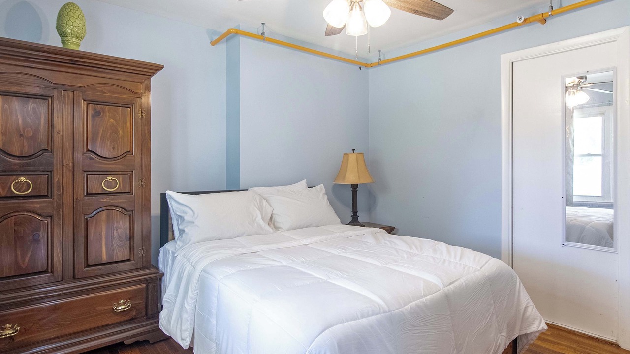 Photo of Bedroom in Newark